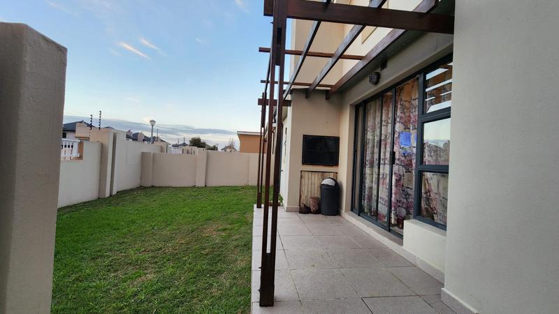 2 Bedroom Property for Sale in Buhrein Western Cape